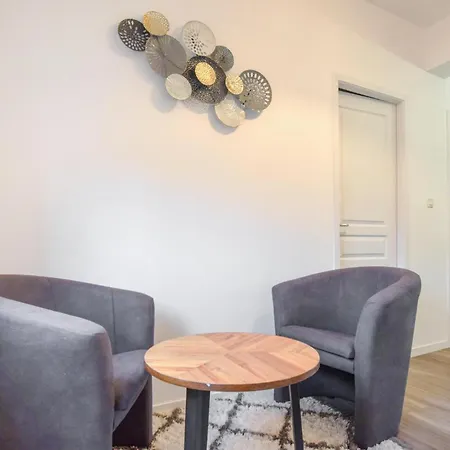 5 Bedroom Cozy In Carteret *