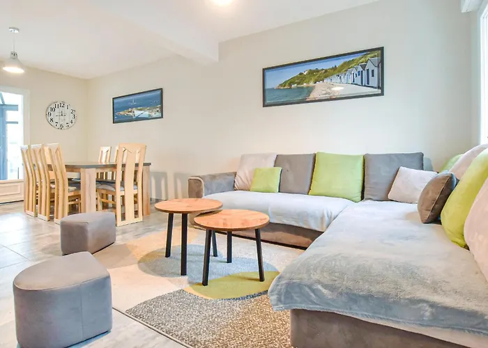 5 Bedroom Beautiful In Carteret Ferienhaus *