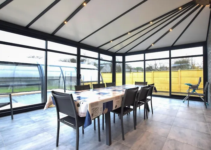 5 Bedroom Beautiful In Carteret Ferienhaus