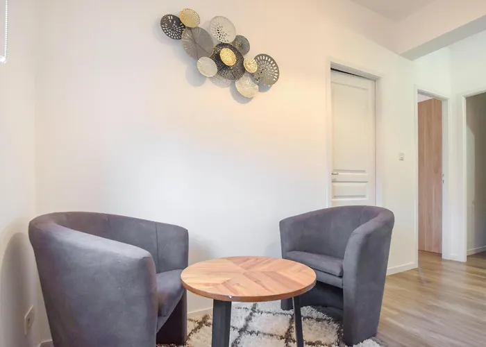 5 Bedroom Beautiful In Carteret *