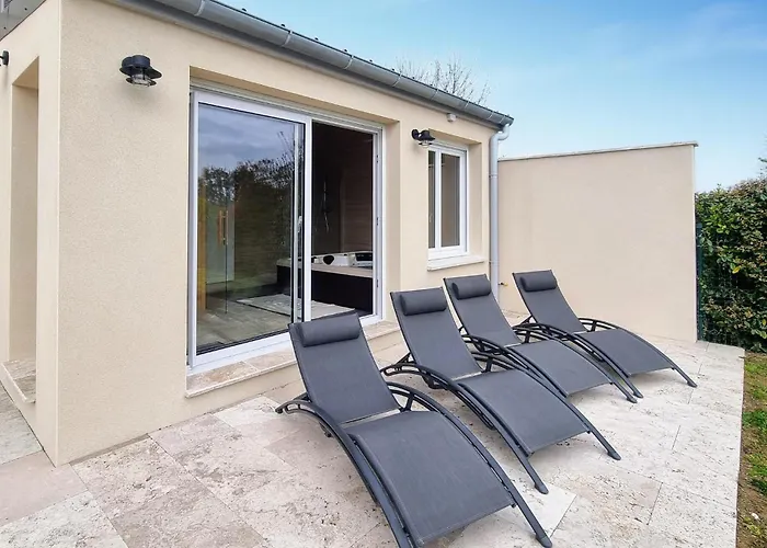 5 Bedroom Beautiful In Carteret *