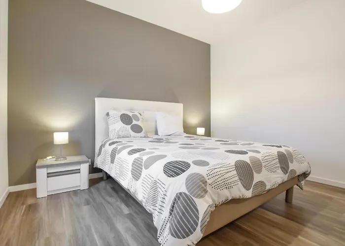 5 Bedroom Beautiful In Carteret Ferienhaus Barneville-Carteret