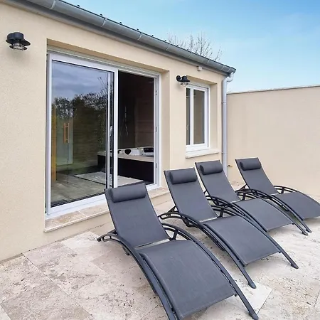 5 Bedroom Beautiful In Carteret *