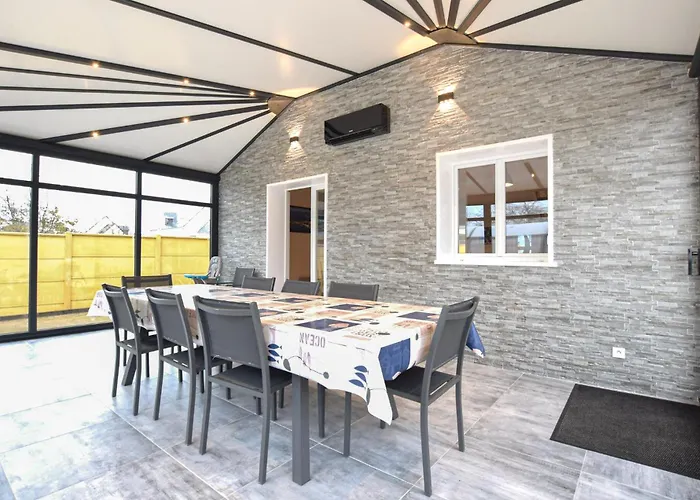 Сasa de vacaciones 5 Bedroom Beautiful In Carteret Barneville-Carteret