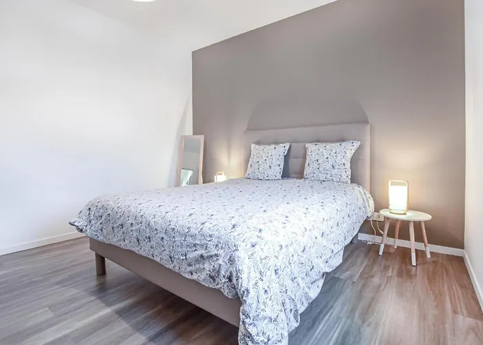 5 Bedroom Beautiful In Carteret Barneville-Carteret