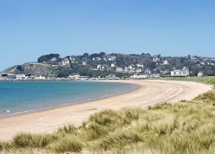 5 Bedroom Beautiful In Carteret Сasa de vacaciones